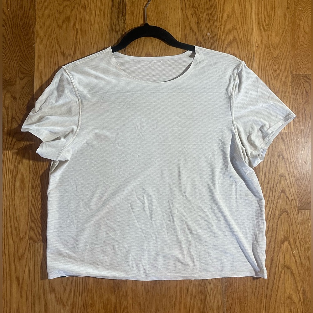 Lululemon Train To Be short sleeve top size 8